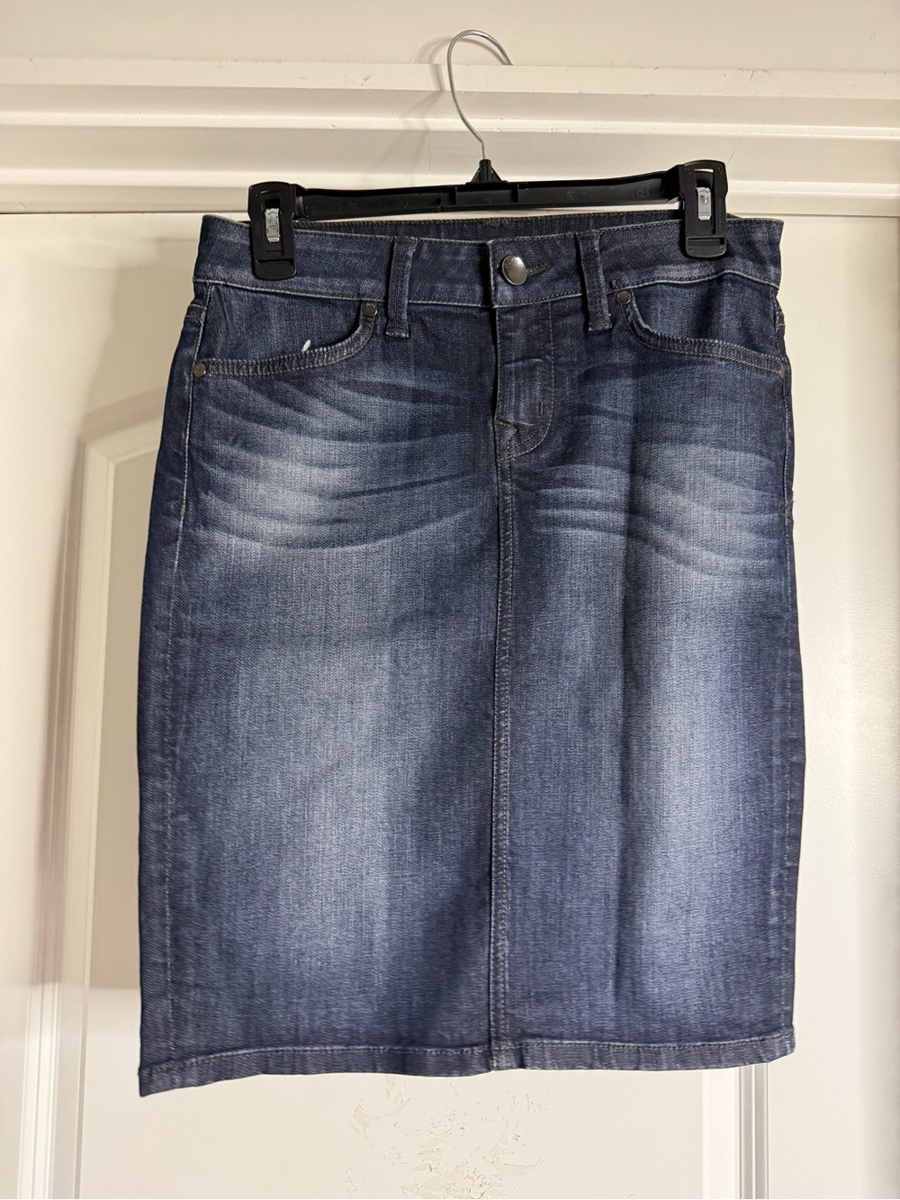Level 99 Anthropologie Classic Denim Pencil Skirt - Faded Blue sz 28